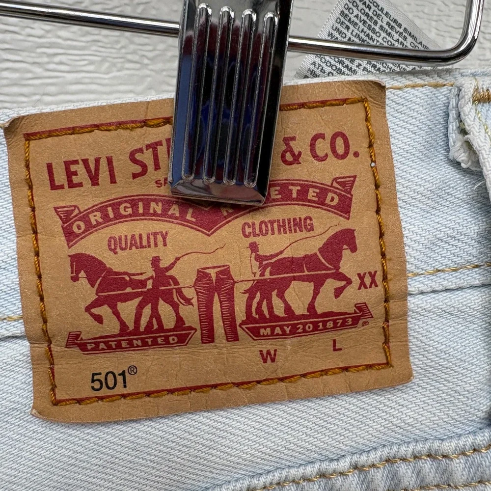 Levis 501 Original High Waisted Distressed Denim‎ Shorts Light Wash Blue W30